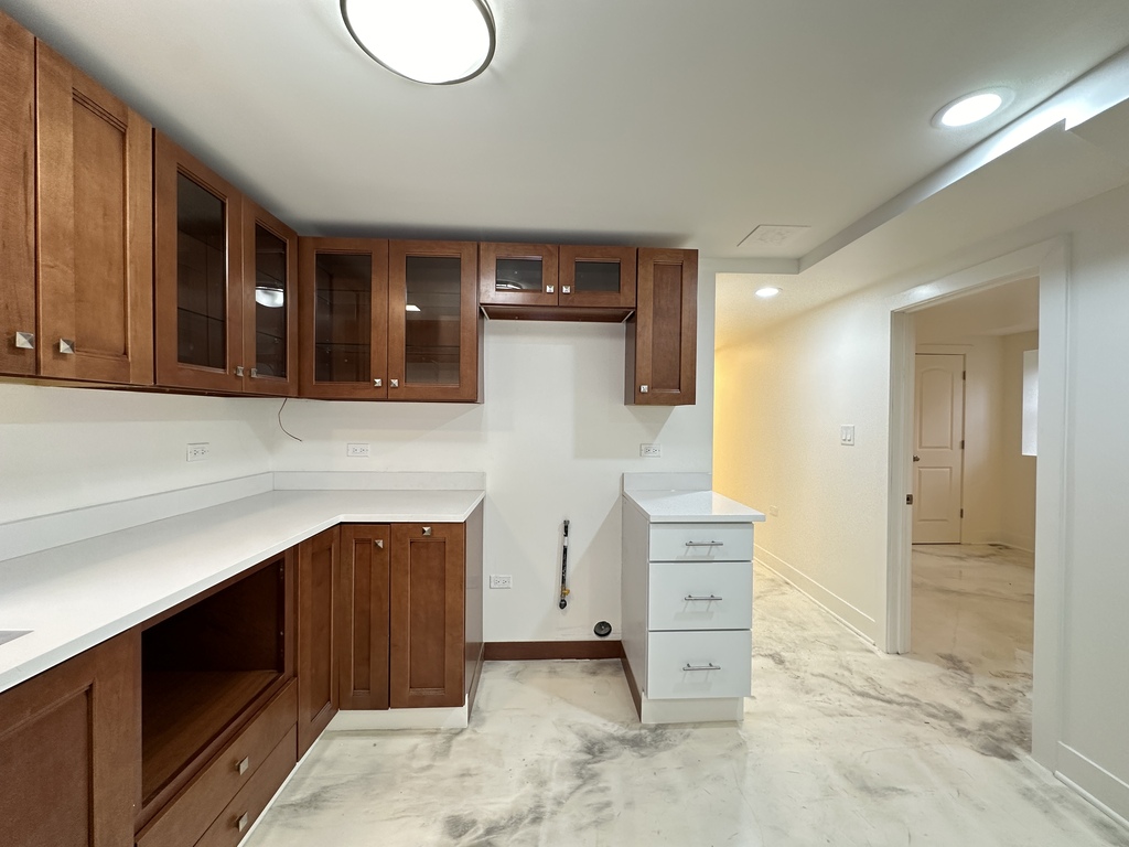 https://chicagocityflats.com/pics/57052-D.jpg?timestamp=2025-04-21T04:23:45-05:00