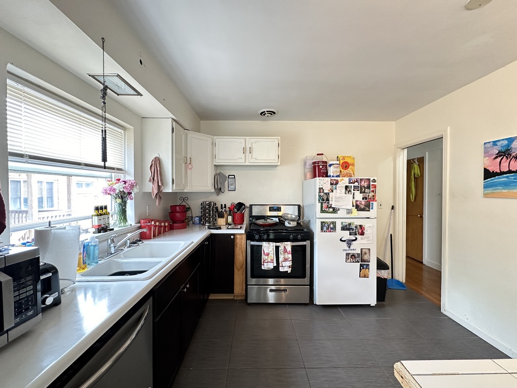 https://chicagocityflats.com/pics/57118-B.jpg?timestamp=2025-05-28T17:41:13-05:00