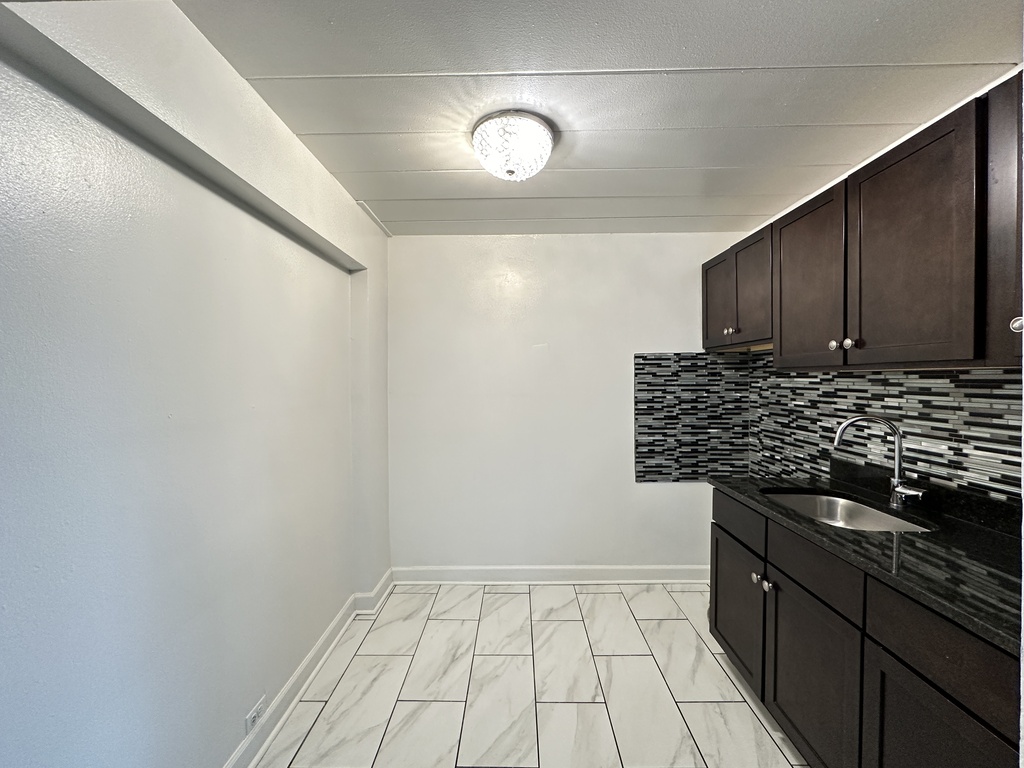 https://chicagocityflats.com/pics/57119-D.jpg?timestamp=2025-05-20T07:34:01-05:00