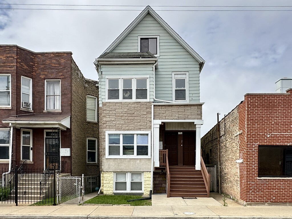 https://chicagocityflats.com/pics/57183-A.jpg?timestamp=2025-05-20T07:34:01-05:00
