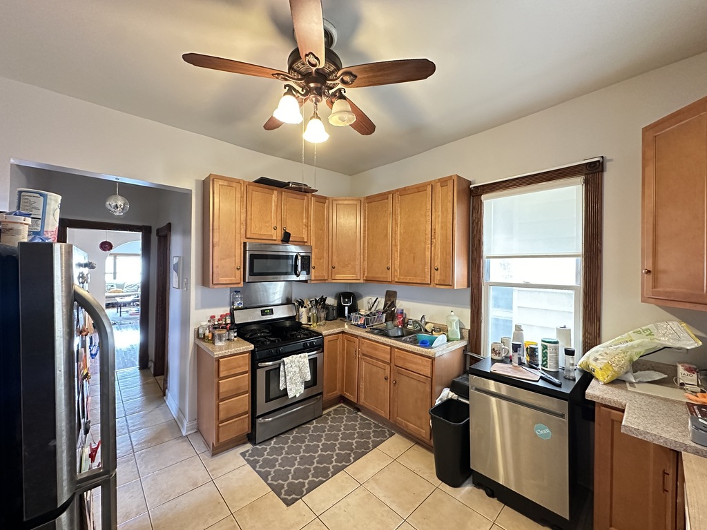 https://chicagocityflats.com/pics/57183-B.jpg?timestamp=2025-05-20T07:34:01-05:00