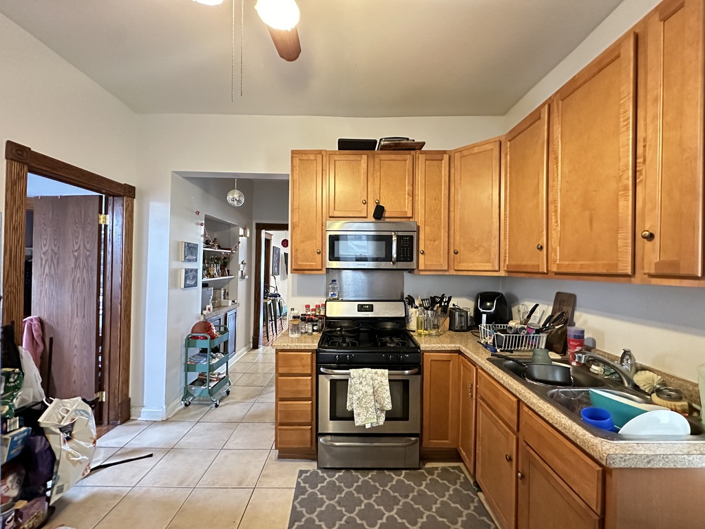 https://chicagocityflats.com/pics/57183-C.jpg?timestamp=2025-05-20T07:34:01-05:00
