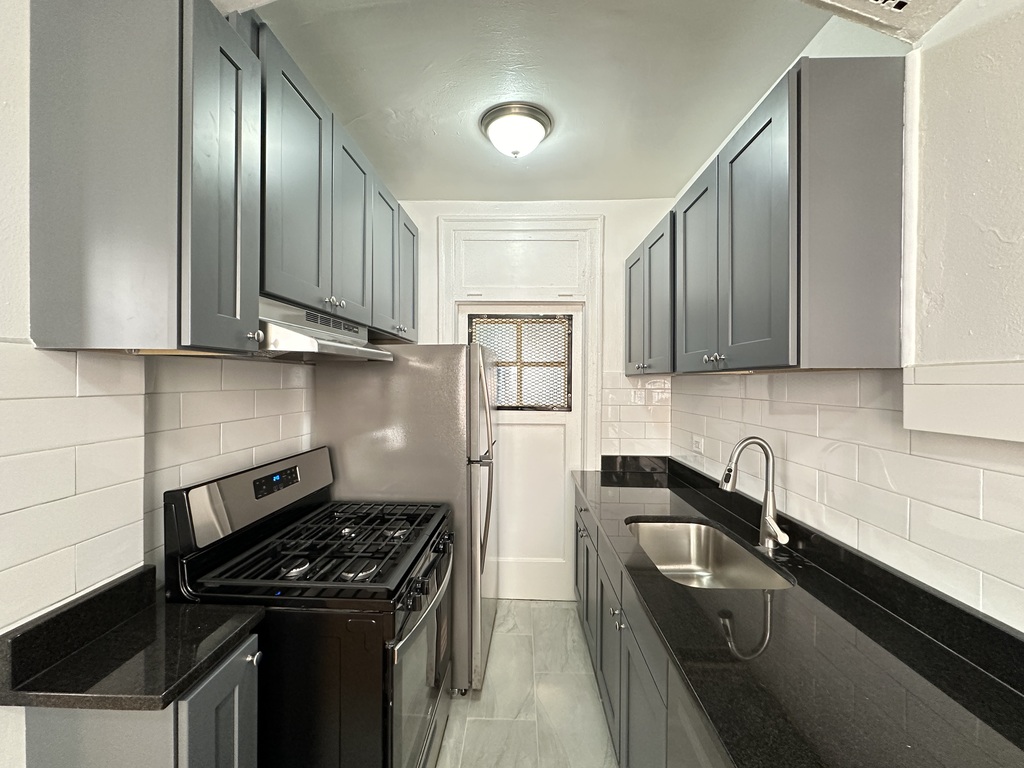 https://chicagocityflats.com/pics/57188-B.jpg?timestamp=2025-06-11T09:03:14-05:00