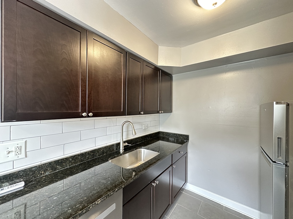https://chicagocityflats.com/pics/57261-C.jpg?timestamp=2025-06-11T09:03:14-05:00