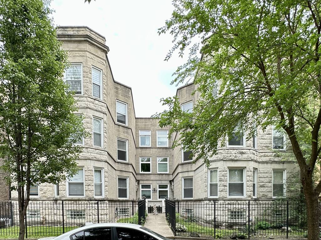 https://chicagocityflats.com/pics/57286-A.jpg?timestamp=2025-06-10T04:08:17-05:00