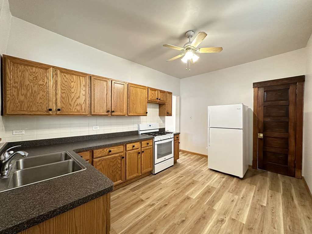 https://chicagocityflats.com/pics/57286-B.jpg?timestamp=2025-06-10T04:08:17-05:00