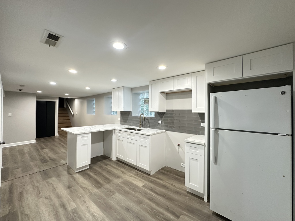 https://chicagocityflats.com/pics/57291-D.jpg?timestamp=2025-06-07T17:56:54-05:00