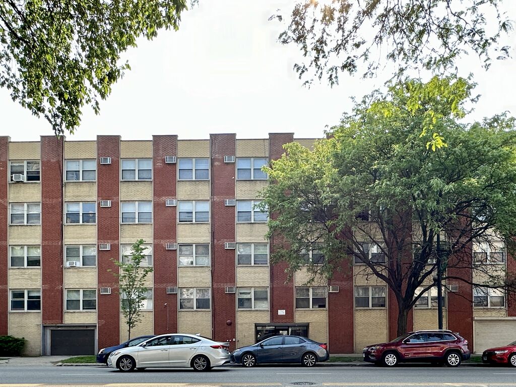 https://chicagocityflats.com/pics/57326-A.jpg?timestamp=2025-06-11T09:03:18-05:00