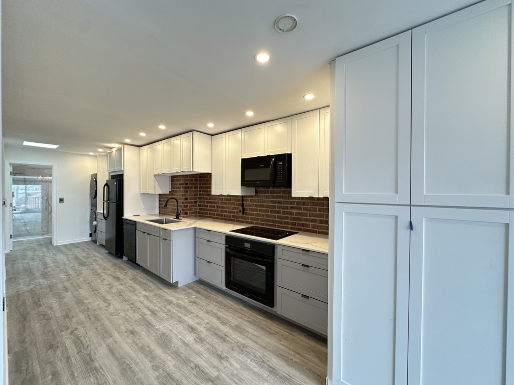 https://chicagocityflats.com/pics/57328-B.jpg?timestamp=2025-06-10T04:08:19-05:00