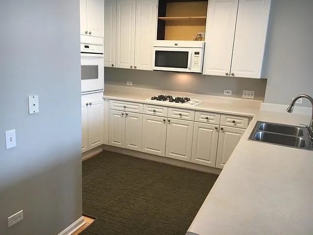 https://chicagocityflats.com/pics/57329-B.jpg?timestamp=2025-06-11T09:28:34-05:00