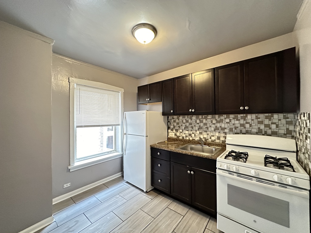 https://chicagocityflats.com/pics/57338-B.jpg?timestamp=2025-06-13T06:49:38-05:00