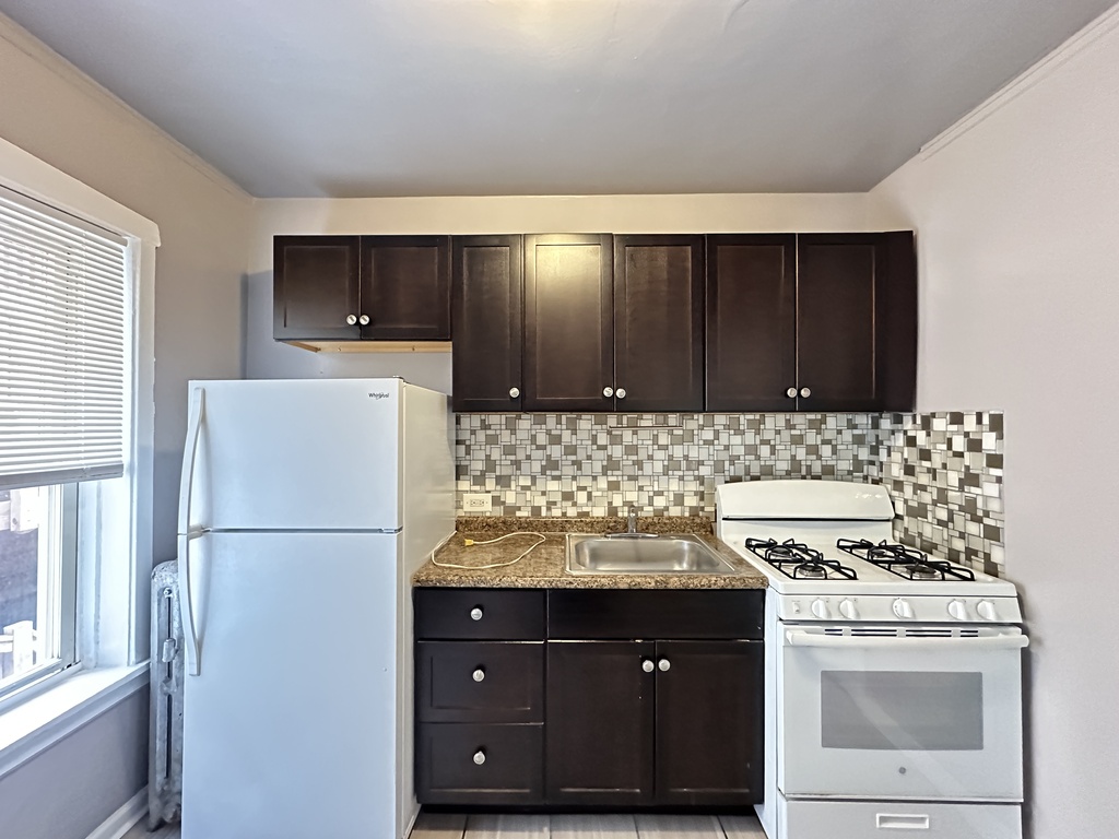 https://chicagocityflats.com/pics/57338-C.jpg?timestamp=2025-06-13T06:49:38-05:00