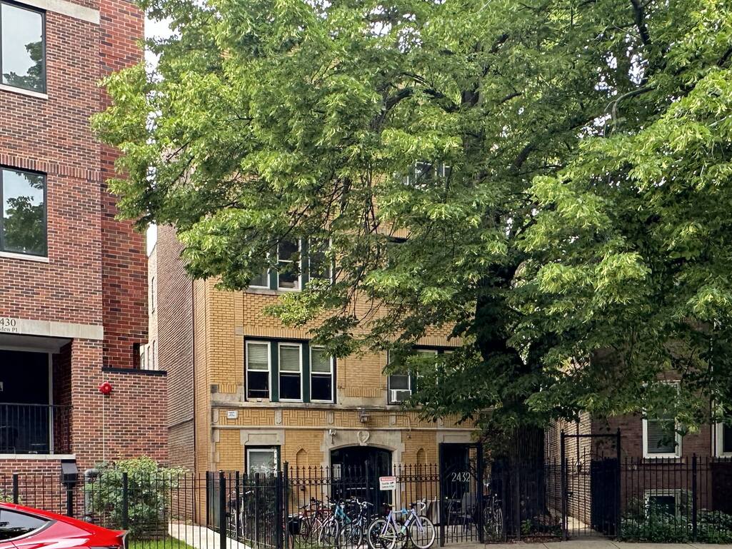 https://chicagocityflats.com/pics/57364-A.jpg?timestamp=2025-06-13T06:49:38-05:00