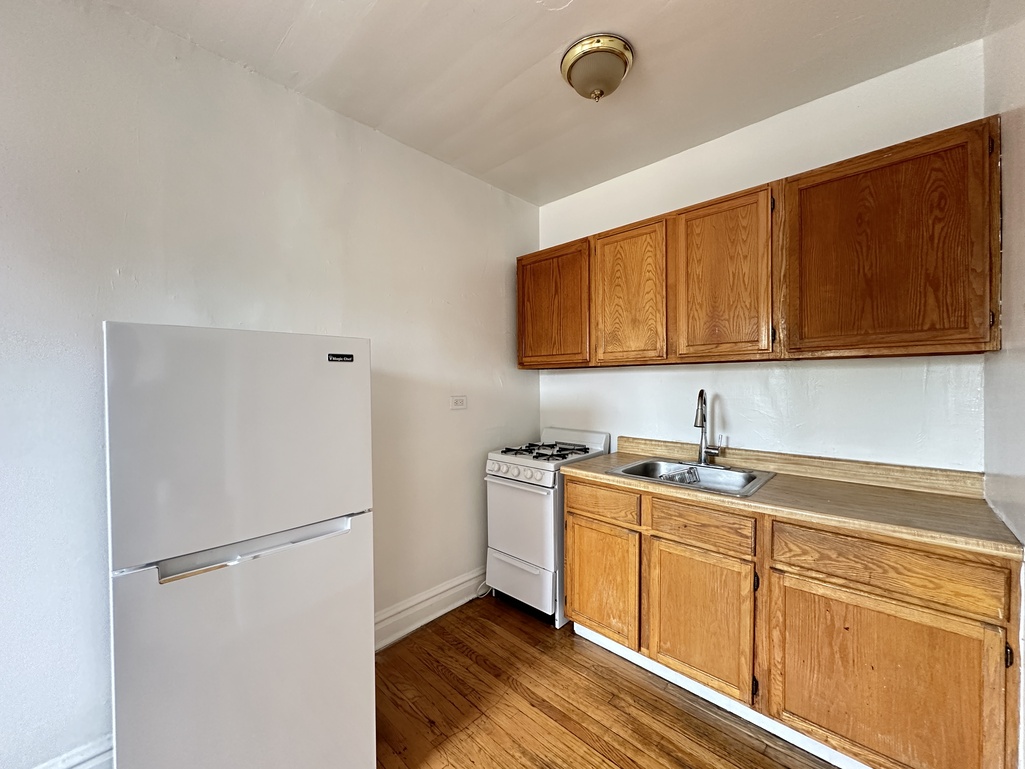 https://chicagocityflats.com/pics/57364-B.jpg?timestamp=2025-06-13T06:49:38-05:00
