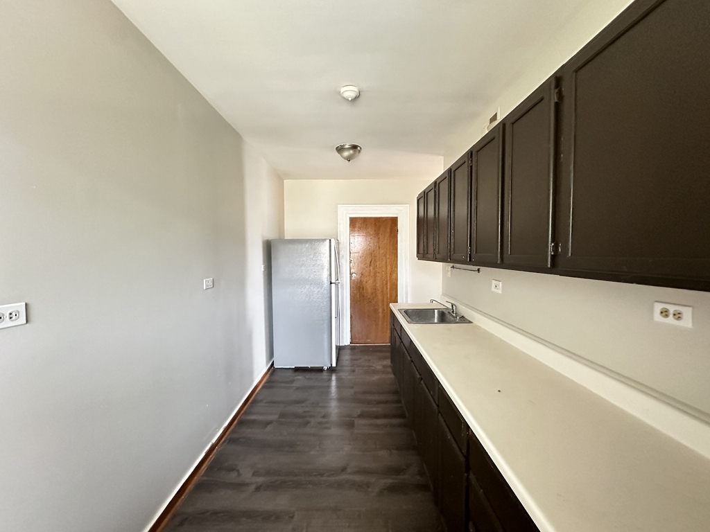 https://chicagocityflats.com/pics/57398-D.jpg?timestamp=2025-06-19T09:39:01-05:00