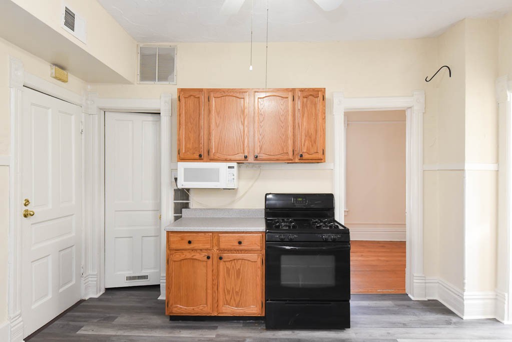 https://chicagocityflats.com/pics/7452-B.jpg?timestamp=2024-12-03T02:50:04-06:00