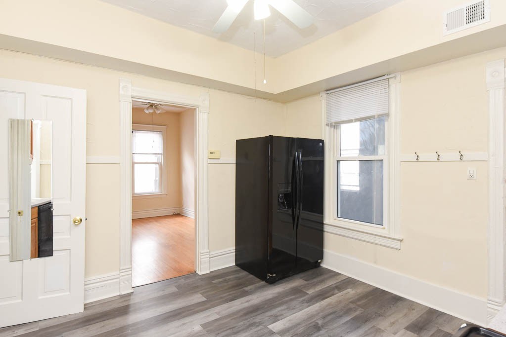 https://chicagocityflats.com/pics/7452-D.jpg?timestamp=2024-12-03T02:50:04-06:00