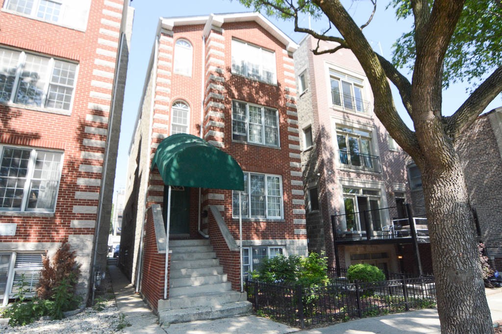 https://chicagocityflats.com/pics/882-A.jpg?timestamp=2024-12-03T02:50:03-06:00