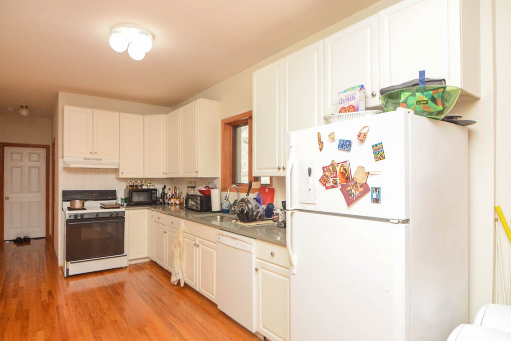 https://chicagocityflats.com/pics/882-B.jpg?timestamp=2024-12-03T02:50:03-06:00