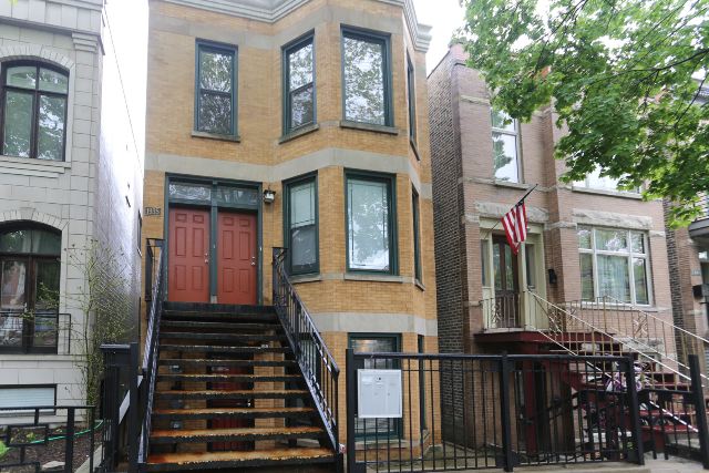 https://chicagocityflats.com/pics/9354-A.jpg?timestamp=2024-12-03T02:50:05-06:00