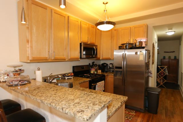 https://chicagocityflats.com/pics/9354-C.jpg?timestamp=2024-12-03T02:50:05-06:00